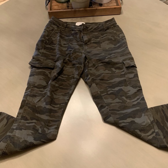 Caslon cargo camo pants - Picture 1 of 1